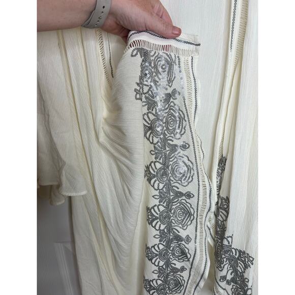 Torrid Women's Ivory Sequin Kimono Flowy Cover Up Size 00/0 equivalent to a M/L - Picture 8 of 10